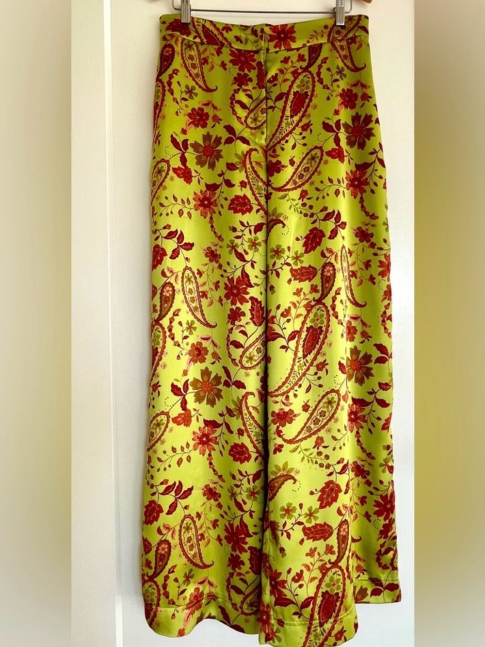 House of Harlow 1960 Lime Green Wide-Leg Pants with Red Paisley Print. Size Med - Picture 5 of 6